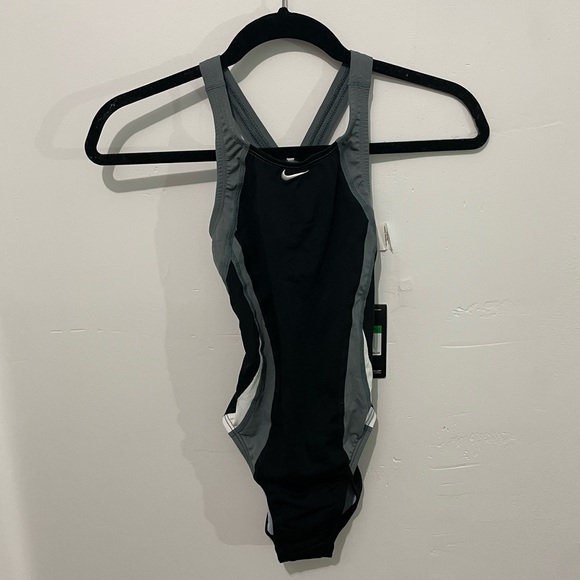 Nike Poly Color Surge Fastback One Piece Swimsuit - Picture 2 of 6